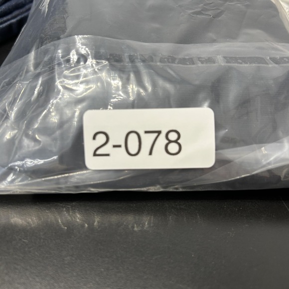 Champion Shirt Mens Small Black Big C Logo Chenille Patch Tee Athletic Crewneck - Picture 6 of 6